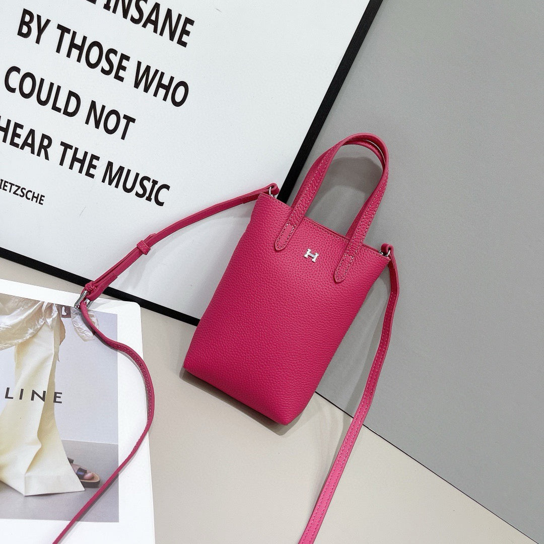 Hermès Compact Handbag Collection – Textured Leather with Metallic H Emblem