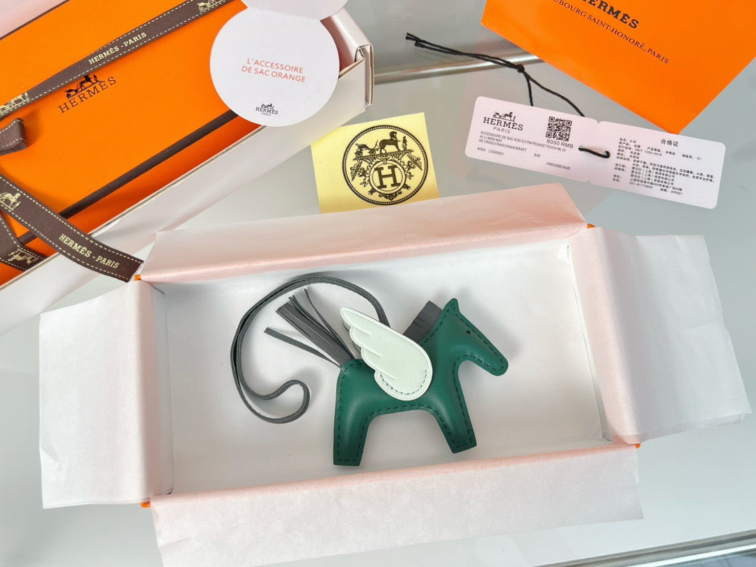 Hermès Rodeo Pegasus Touch Charm – Green, White & Dark Gray Leather