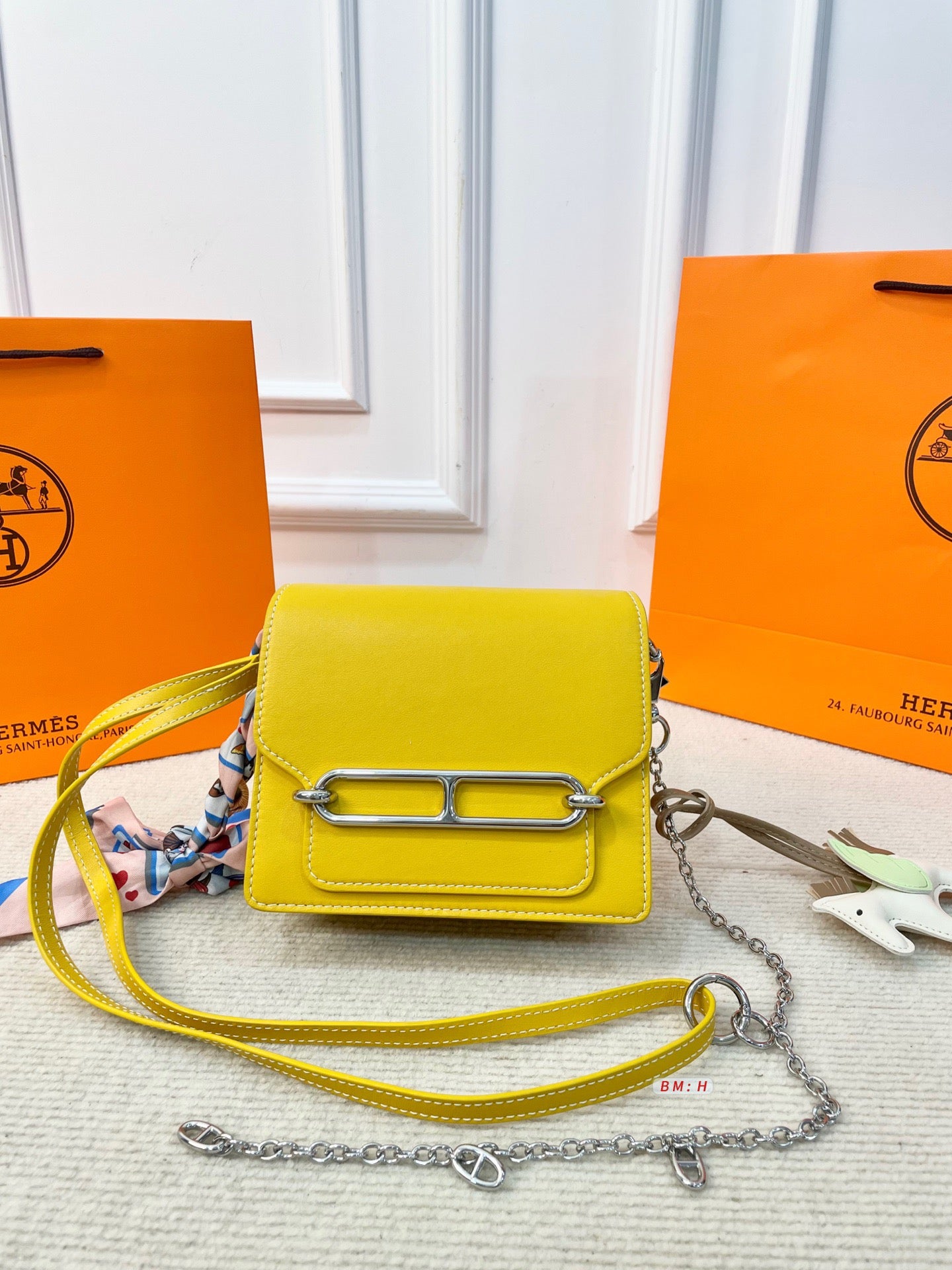 Hermès Mini Shoulder Bag – Leather with Silver Chain & Signature Charm