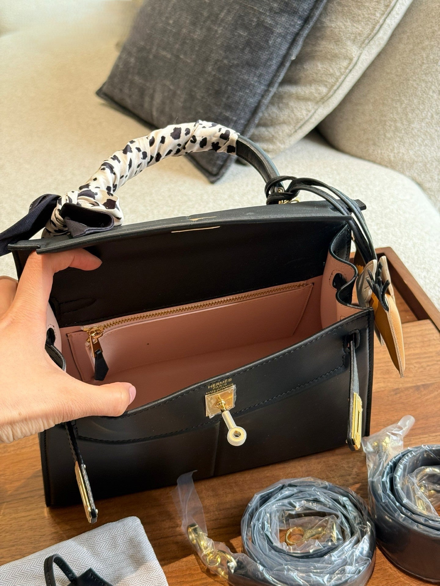 Hermès Kelly Bag Black Leather with Gold Hardware and Accessories