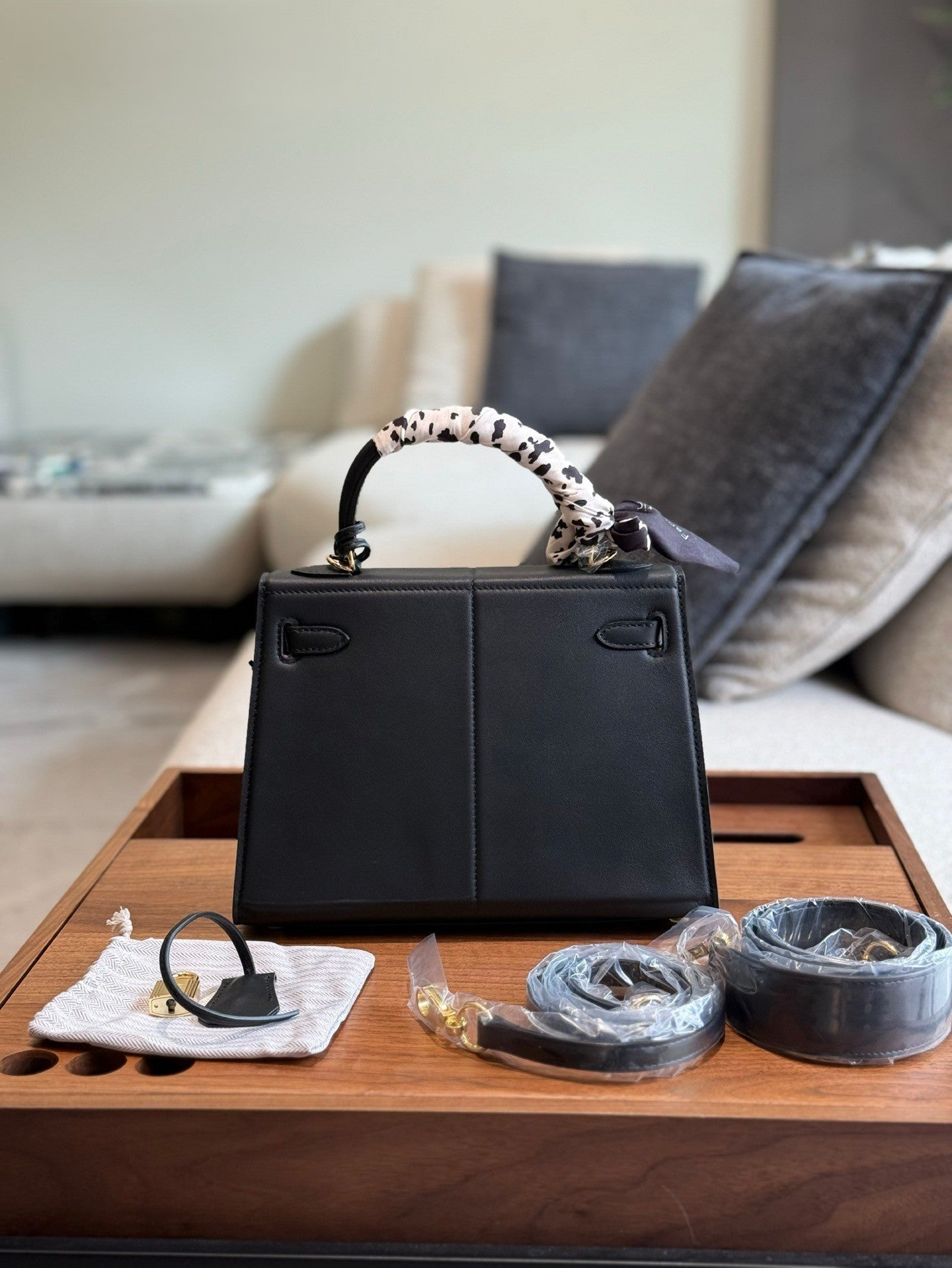 Hermès Kelly Bag Black Leather with Gold Hardware and Accessories