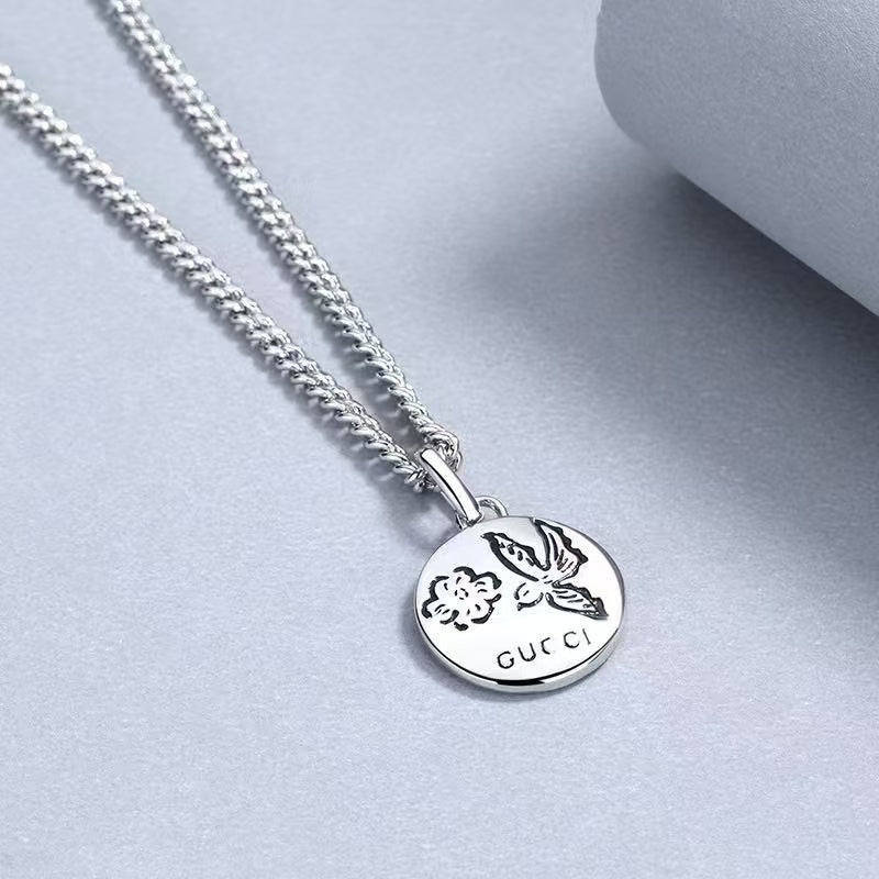 Gucci Silver Medallion Necklace – Nature Engraved Pendants