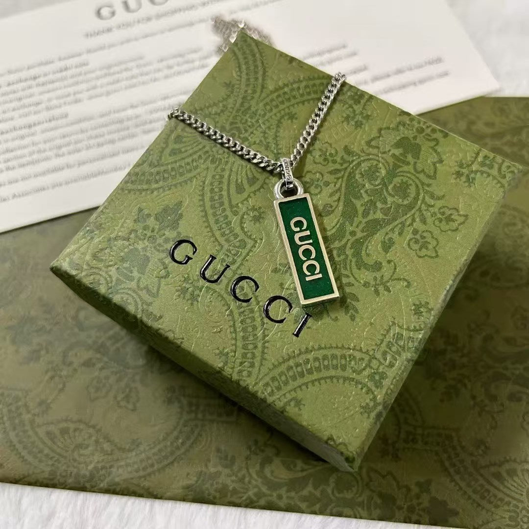Gucci Green Vertical Logo Tag Necklace – Silver Chain with Rectangular Pendant