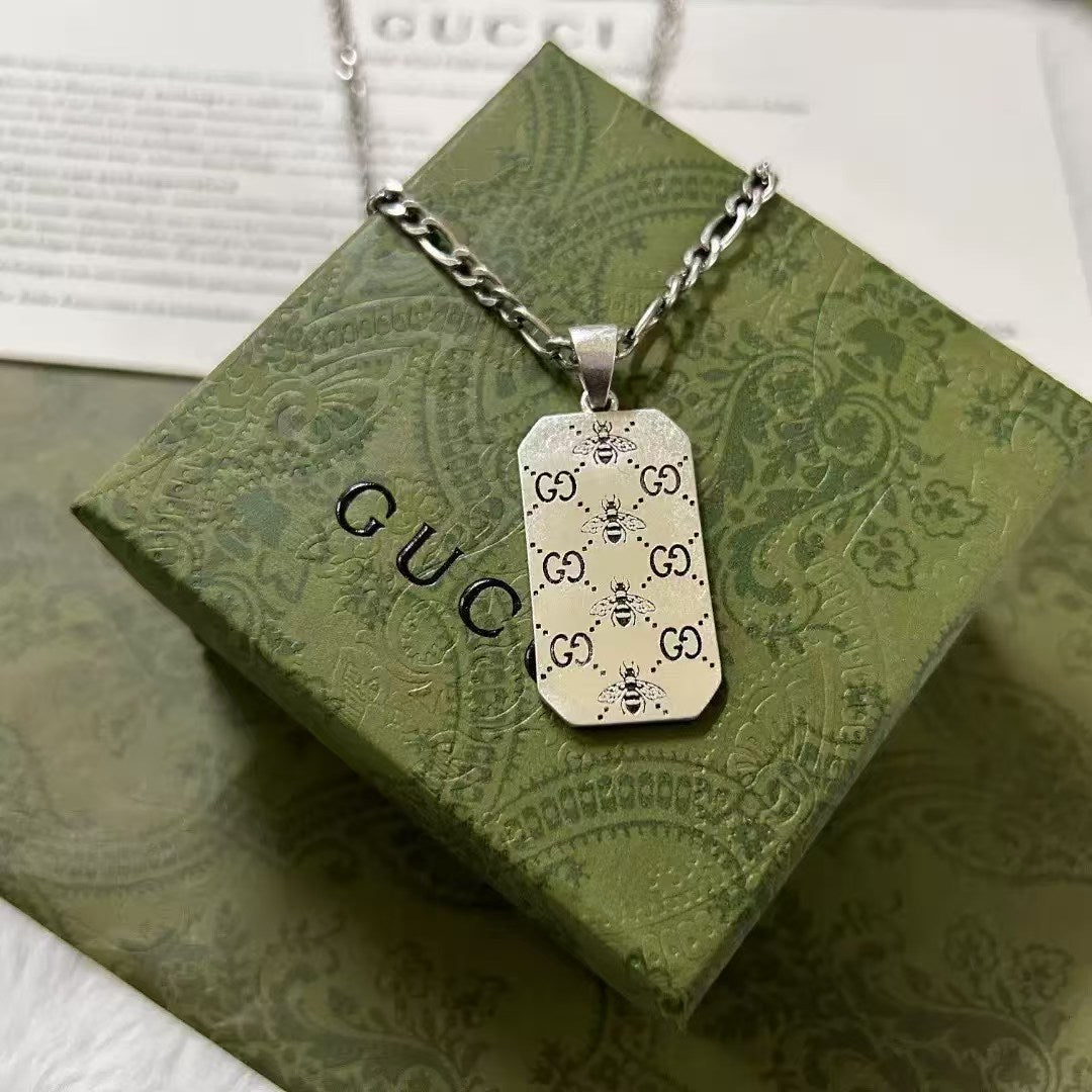 Gucci GG and Bee Pendant Necklace & Bracelet – Sterling Silver Dog Tag with Motif Pattern