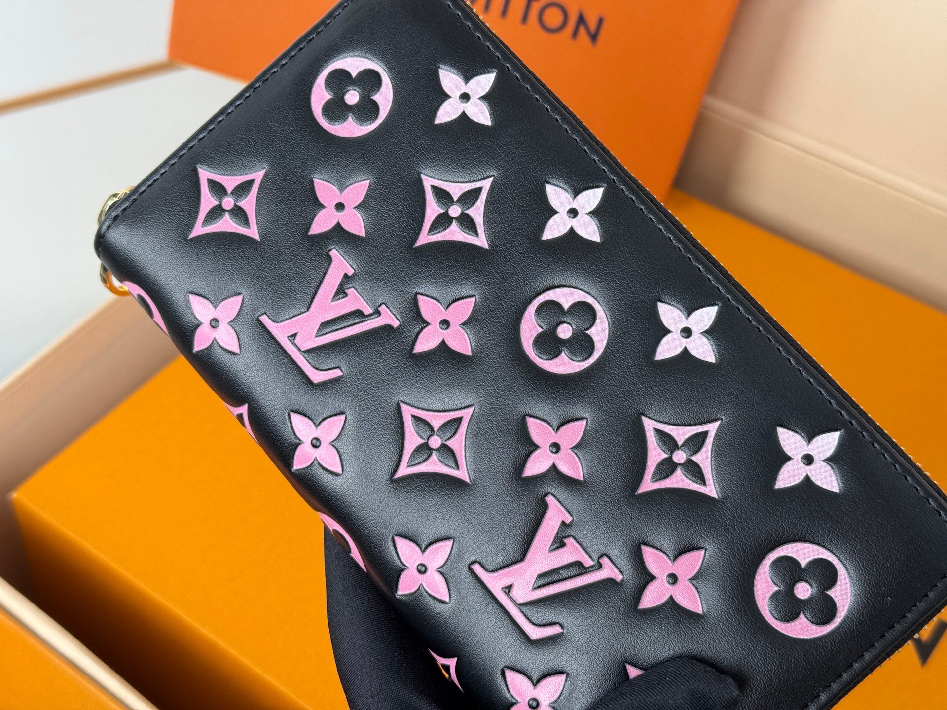 Louis Vuitton Black & Pink Monogram Wallet – Murakami 20th Anniversary Edition