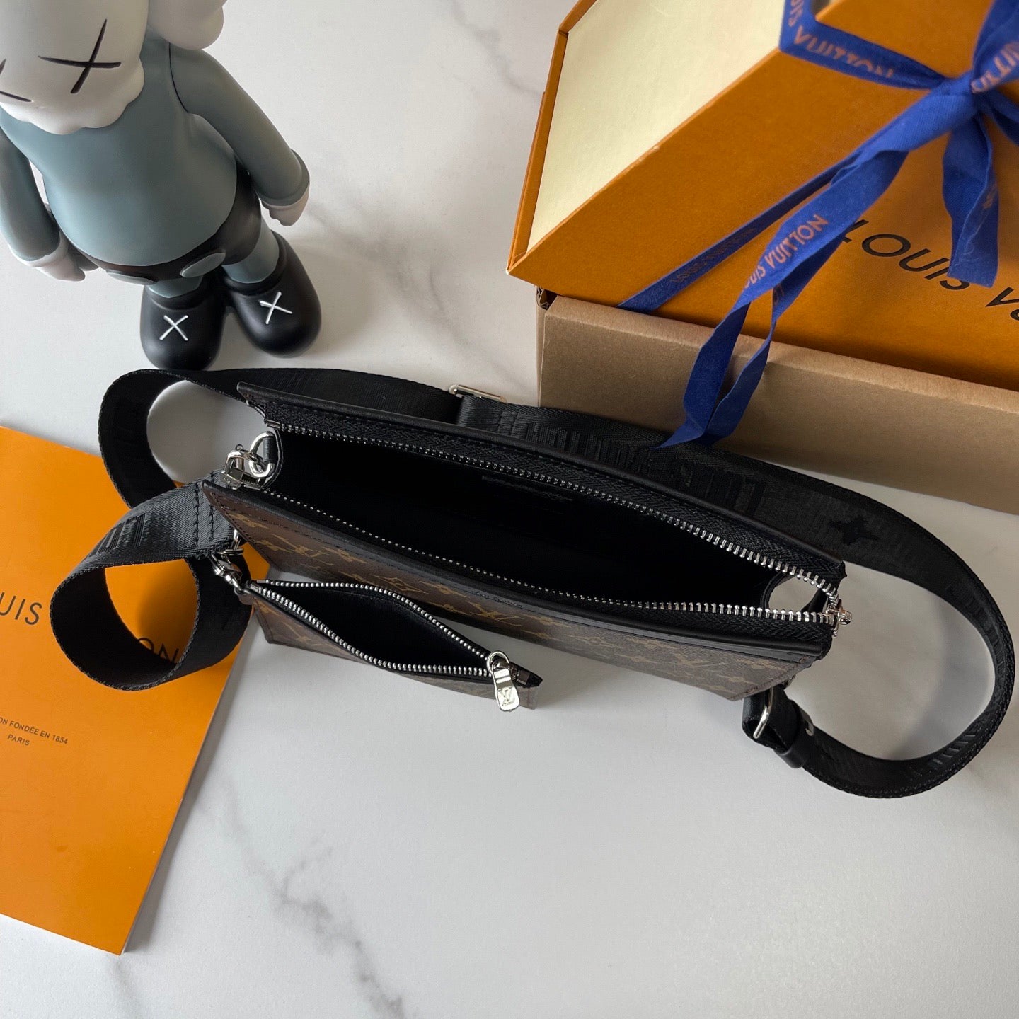 Louis Vuitton Monogram Pouch & Cardholder Set – Signature Canvas Edition