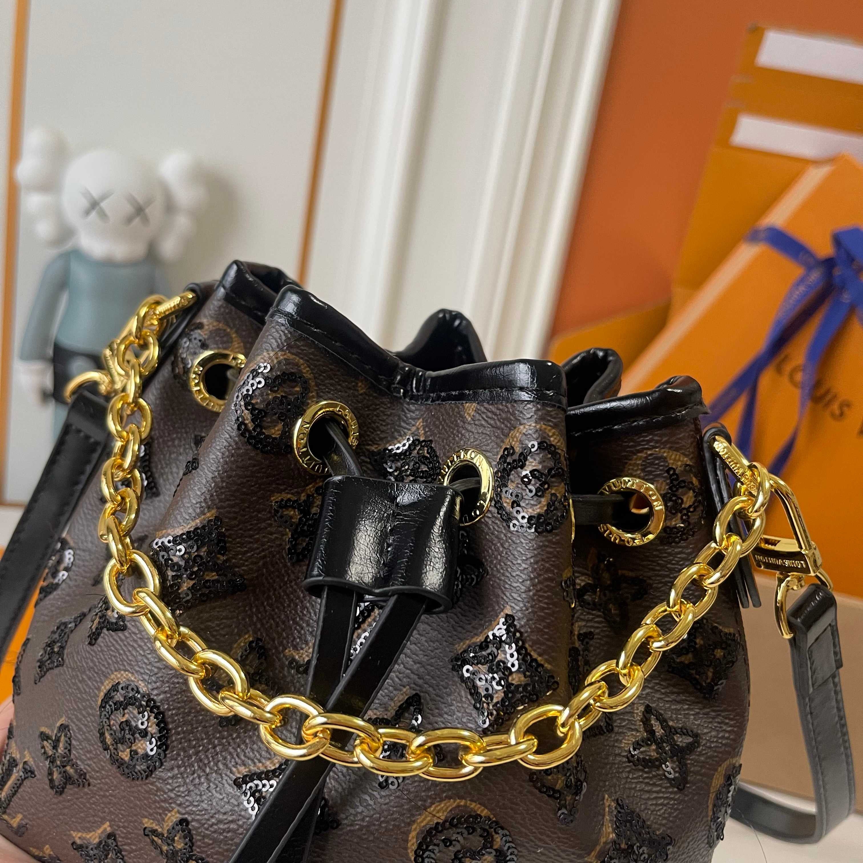 Louis Vuitton Monogram Bucket Handbag – Glossy Chain Edition