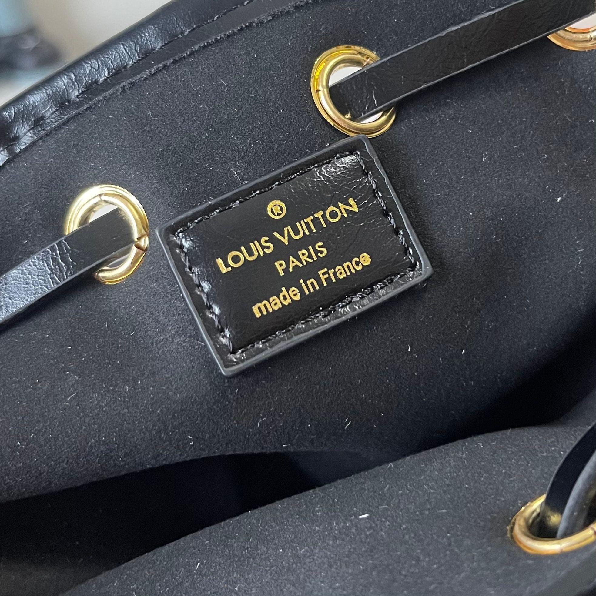 Louis Vuitton Monogram Bucket Handbag – Glossy Chain Edition