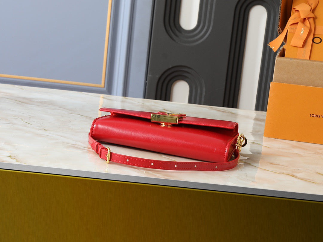 Yves Saint Laurent Flap Chain Handbag Collection – Signature YSL Series