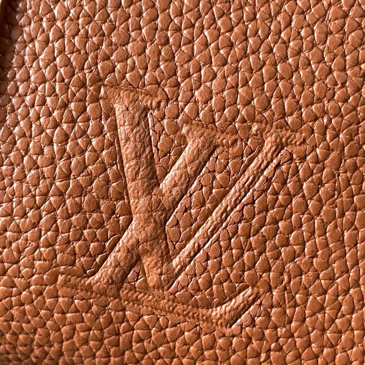 Louis Vuitton Cylinder Handbag Collection – Trio Color Series (25cm)