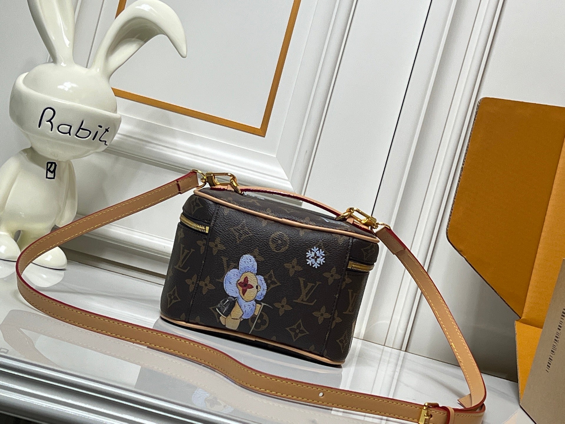 Louis Vuitton Winter Tubing Handbag – Seasonal Monogram Edition
