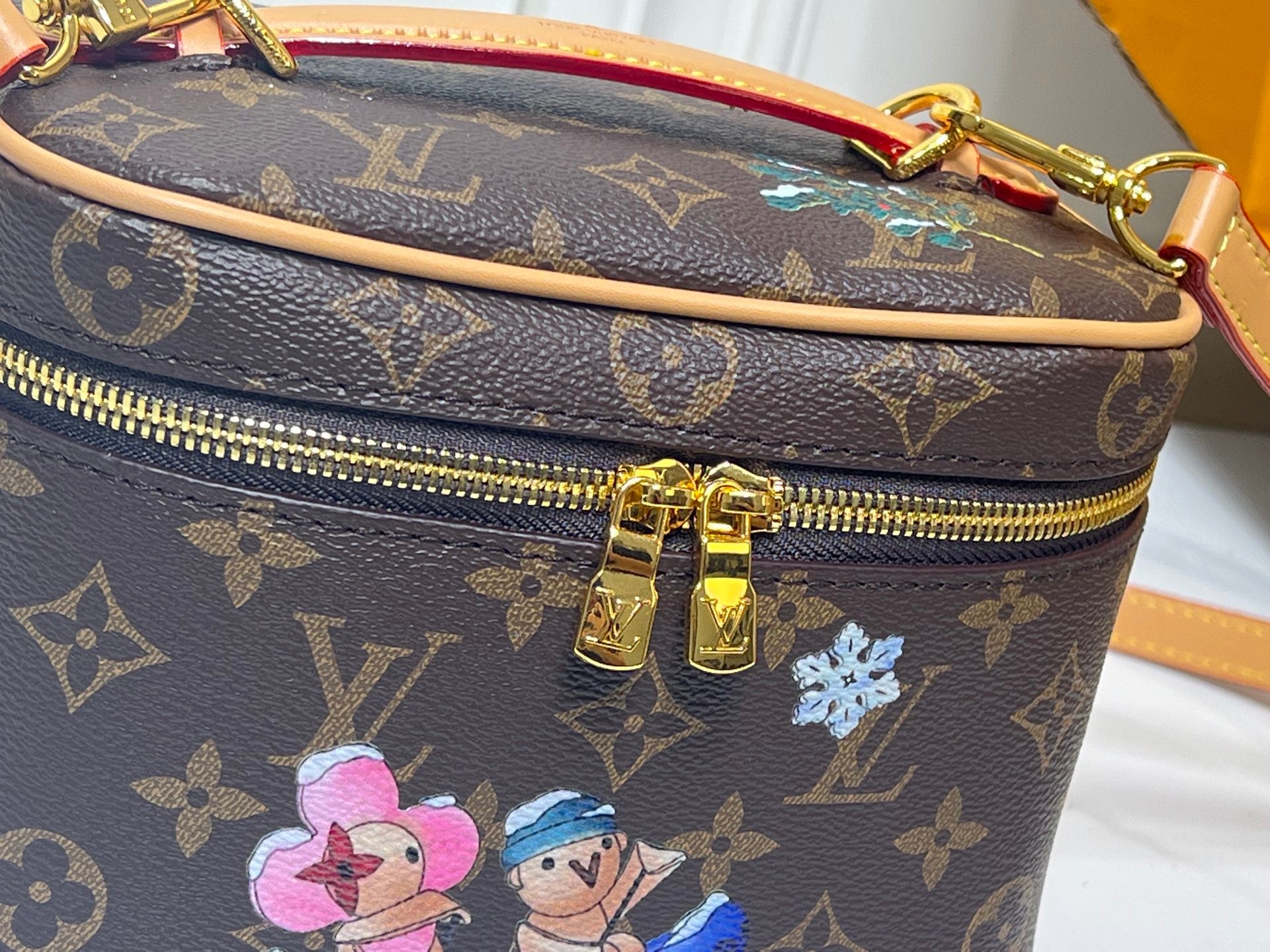 Louis Vuitton Winter Tubing Handbag – Seasonal Monogram Edition
