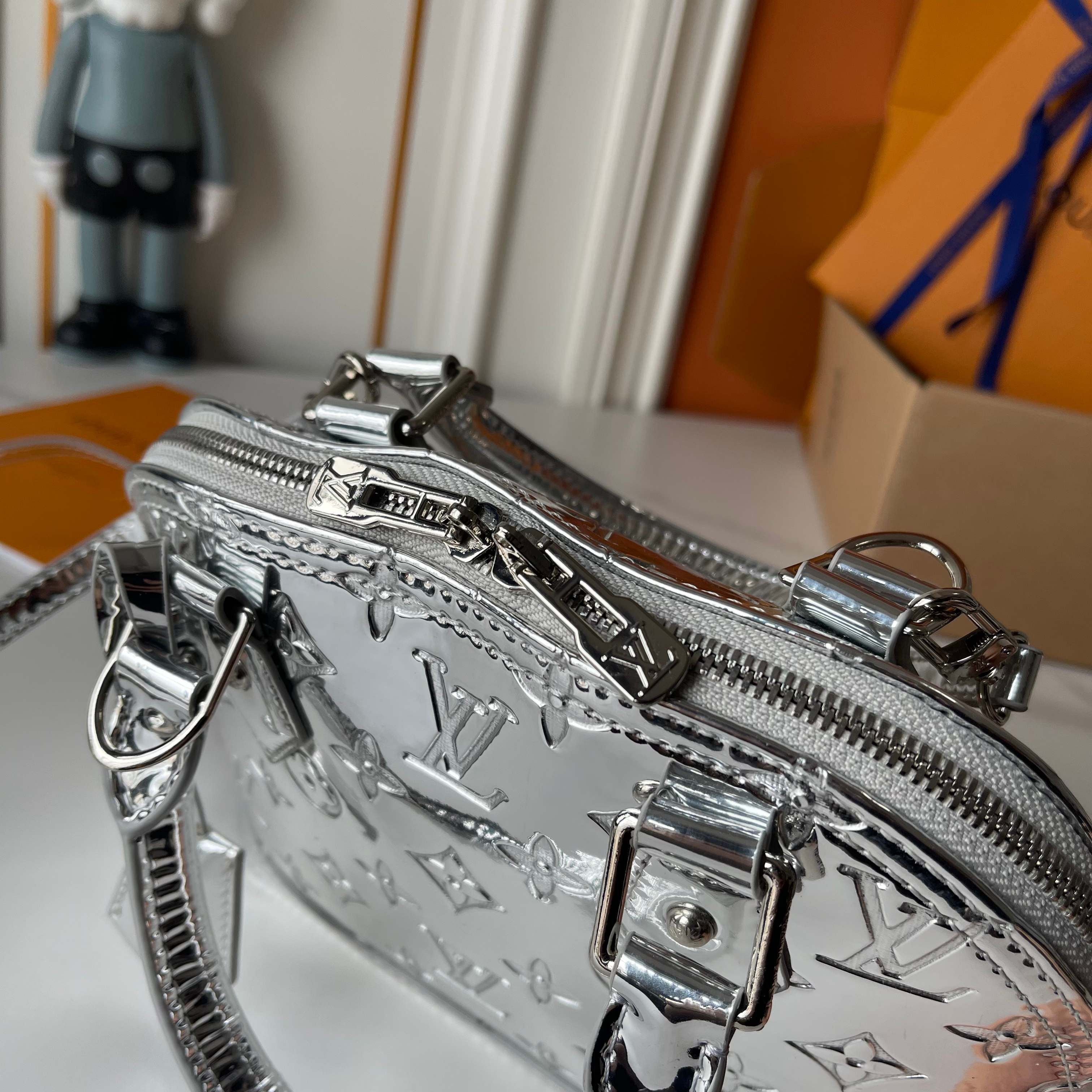 Louis Vuitton Metallic Dome Handbag Collection – Rose Gold & Silver Edition