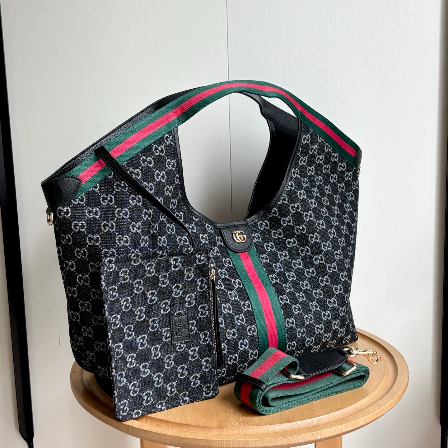 Gucci Circular Handle Stripe Handbag Collection – Signature GG Series