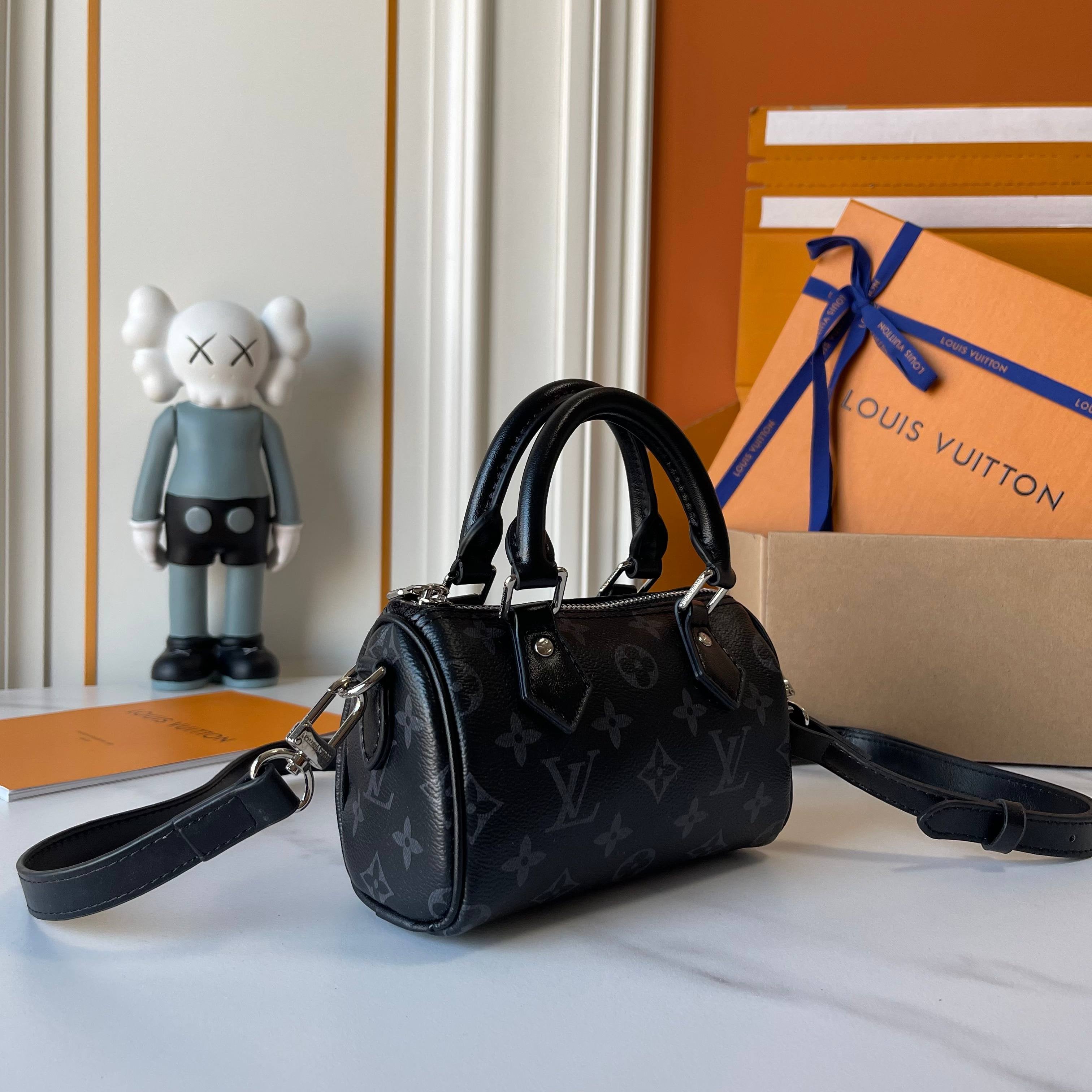 Louis Vuitton Noir Bloom Handbag – Petite Prestige Edition