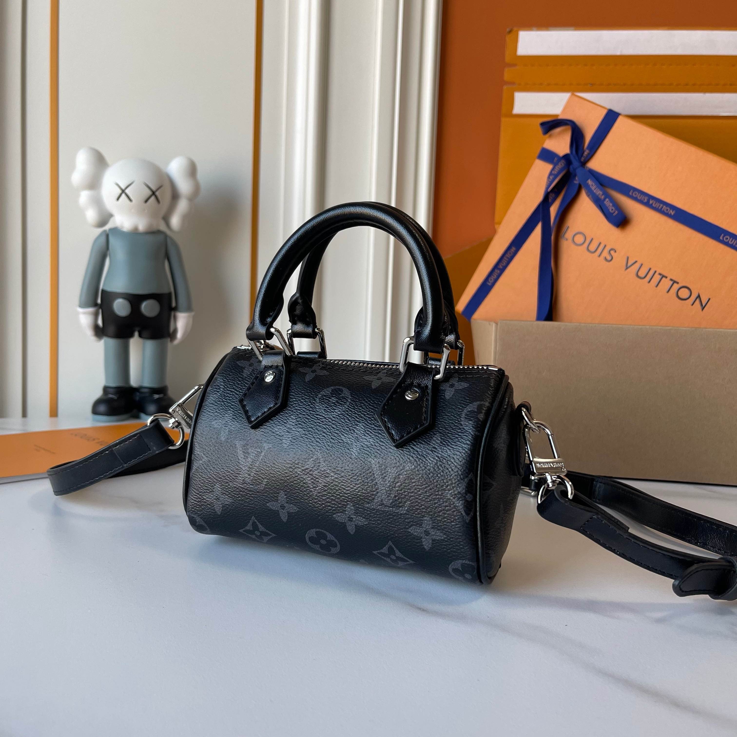 Louis Vuitton Noir Bloom Handbag – Petite Prestige Edition