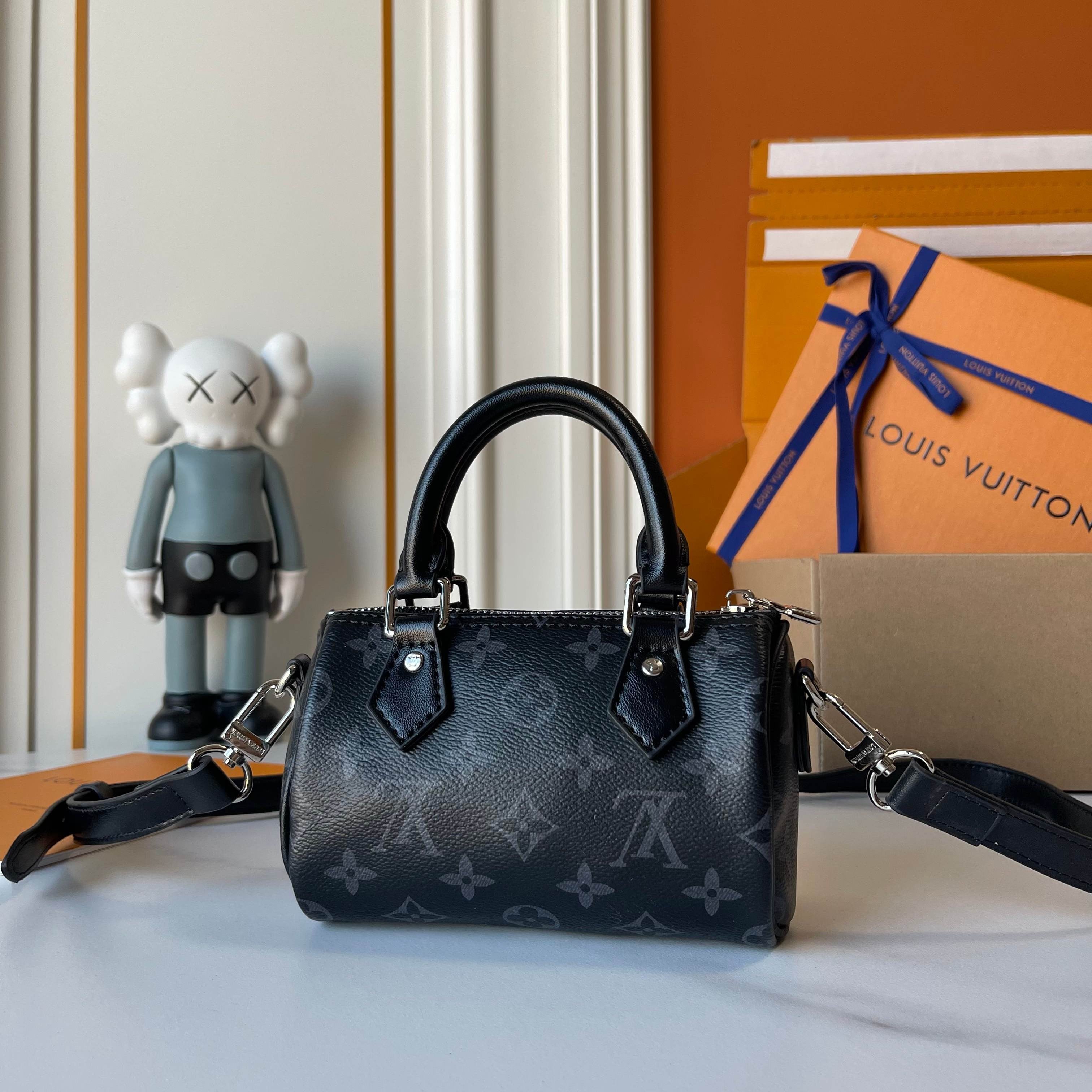 Louis Vuitton Noir Bloom Handbag – Petite Prestige Edition