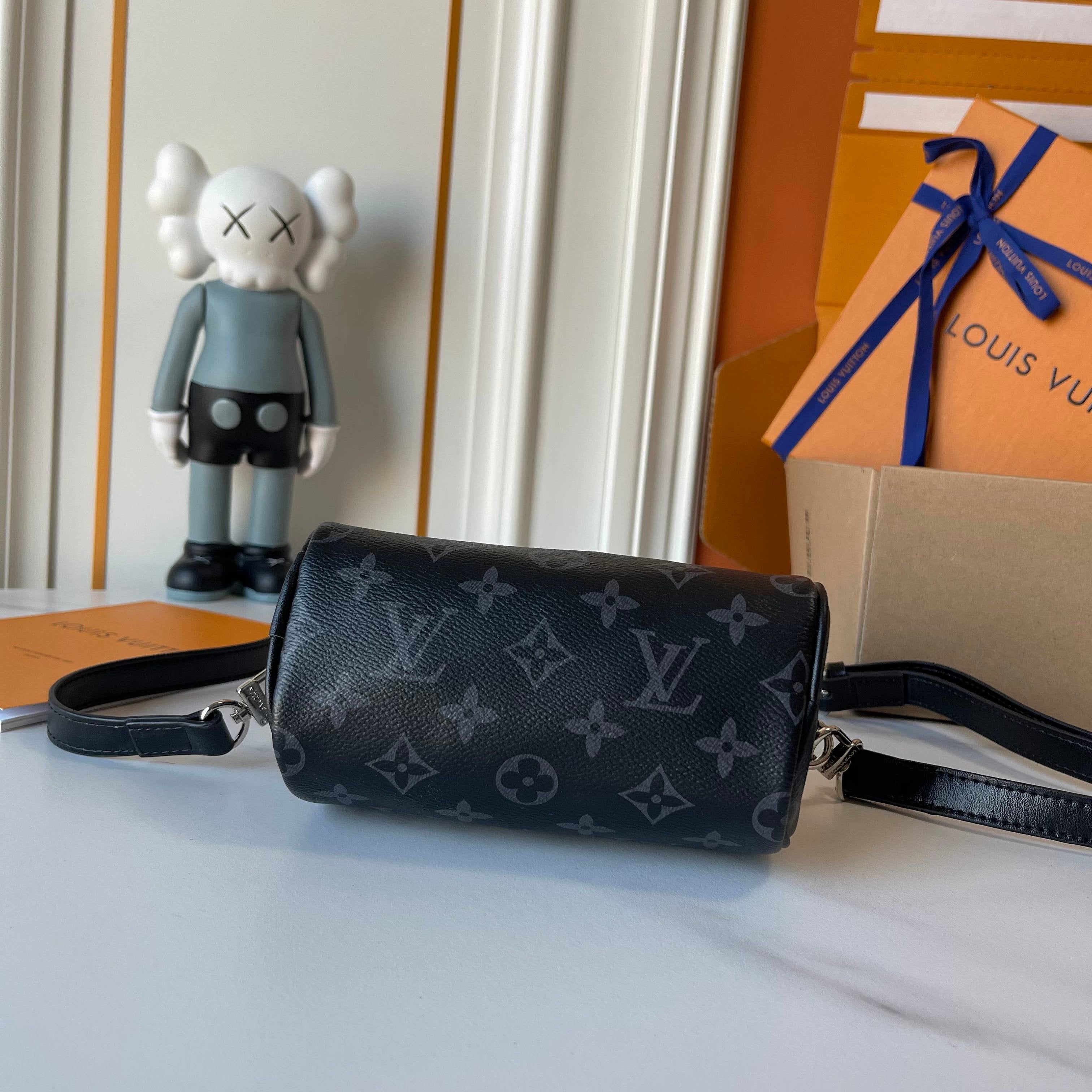 Louis Vuitton Noir Bloom Handbag – Petite Prestige Edition
