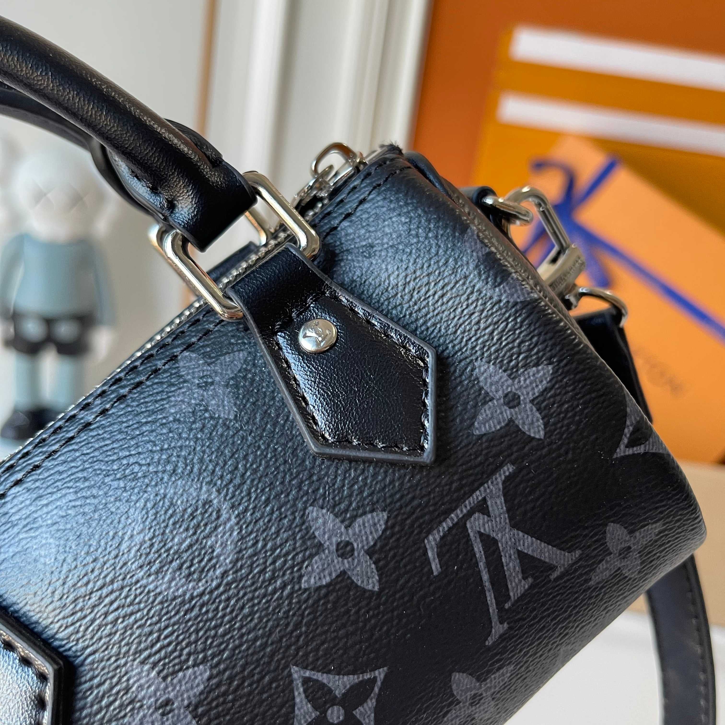 Louis Vuitton Noir Bloom Handbag – Petite Prestige Edition