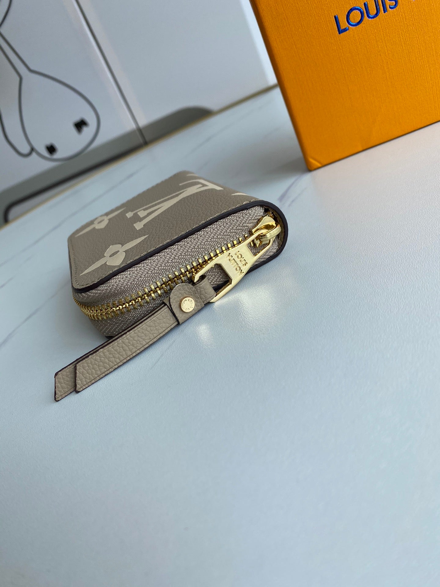 Louis Vuitton Monogram Zipper Wallets – Gray & Beige