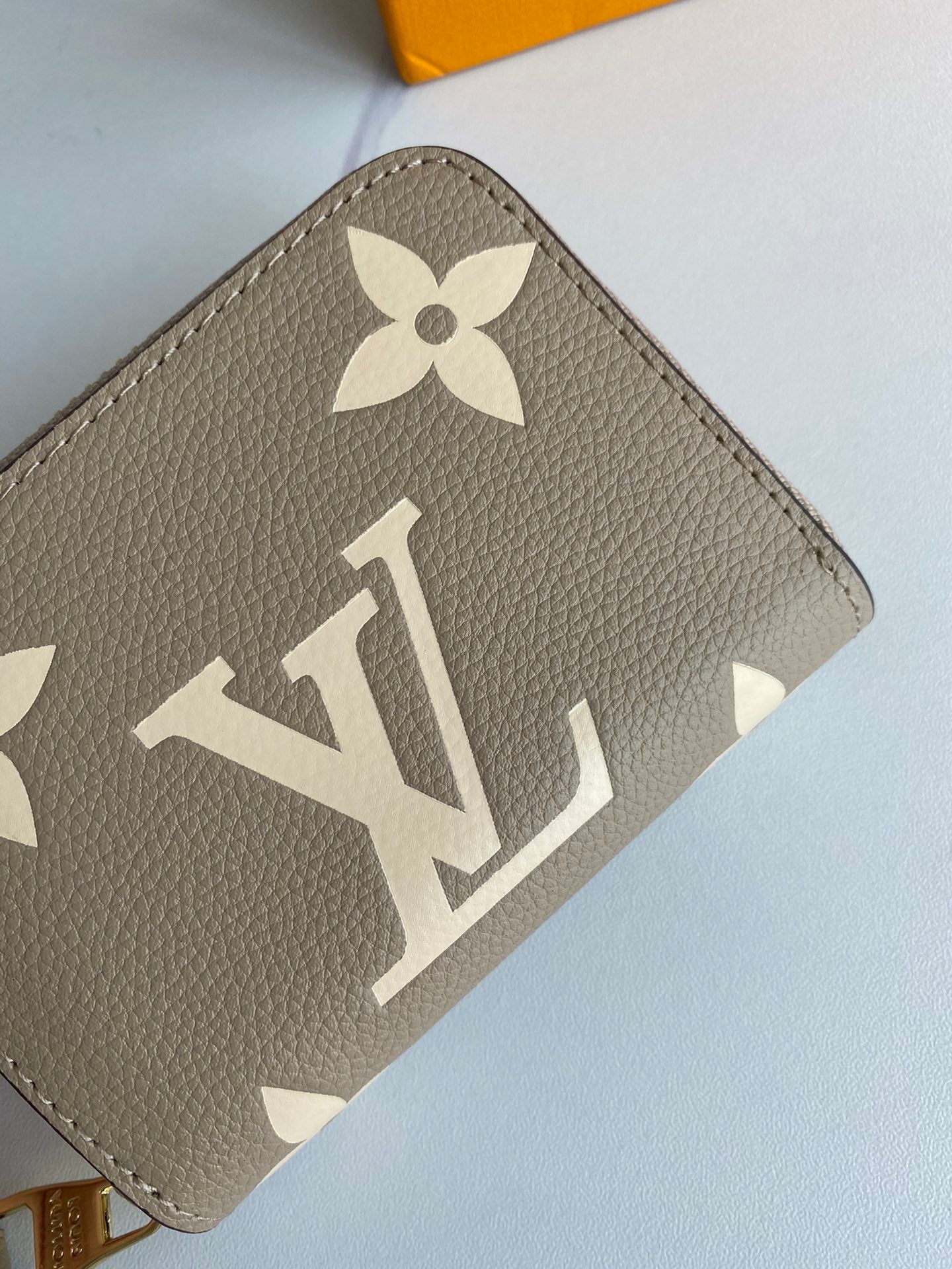 Louis Vuitton Monogram Zipper Wallets – Gray & Beige