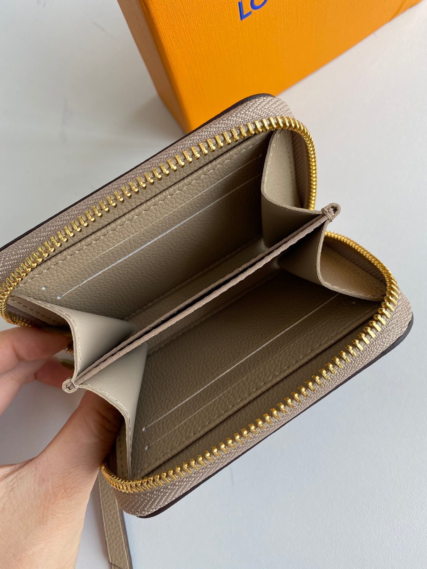 Louis Vuitton Monogram Zipper Wallets – Gray & Beige