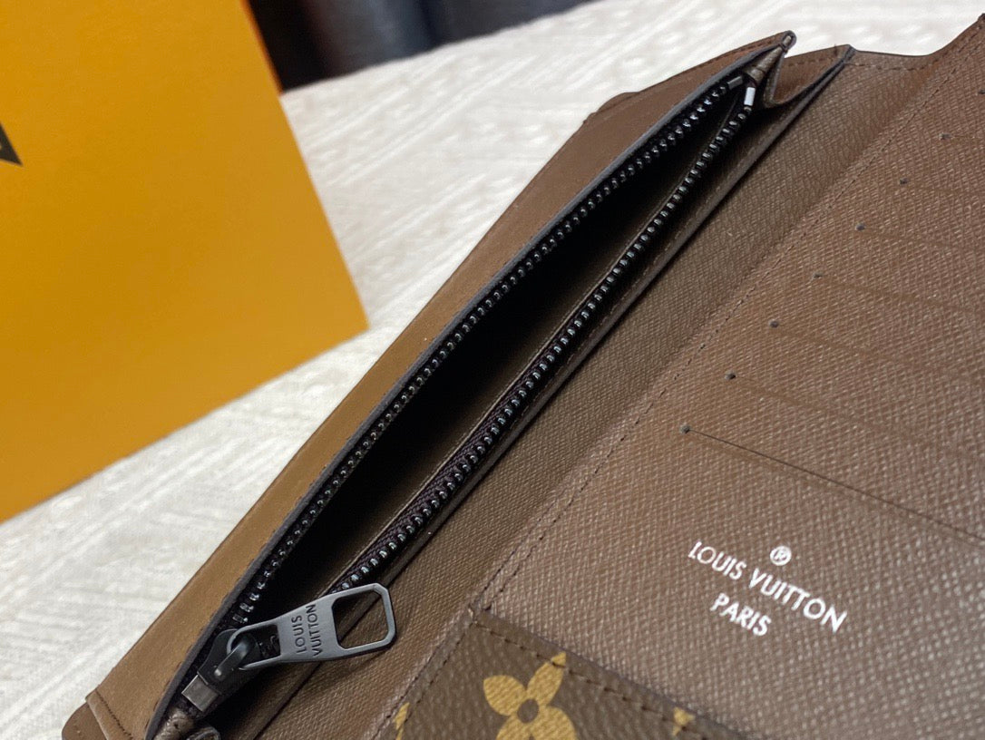 Louis Vuitton Monogram Zipper Wallets – Gray & Beige