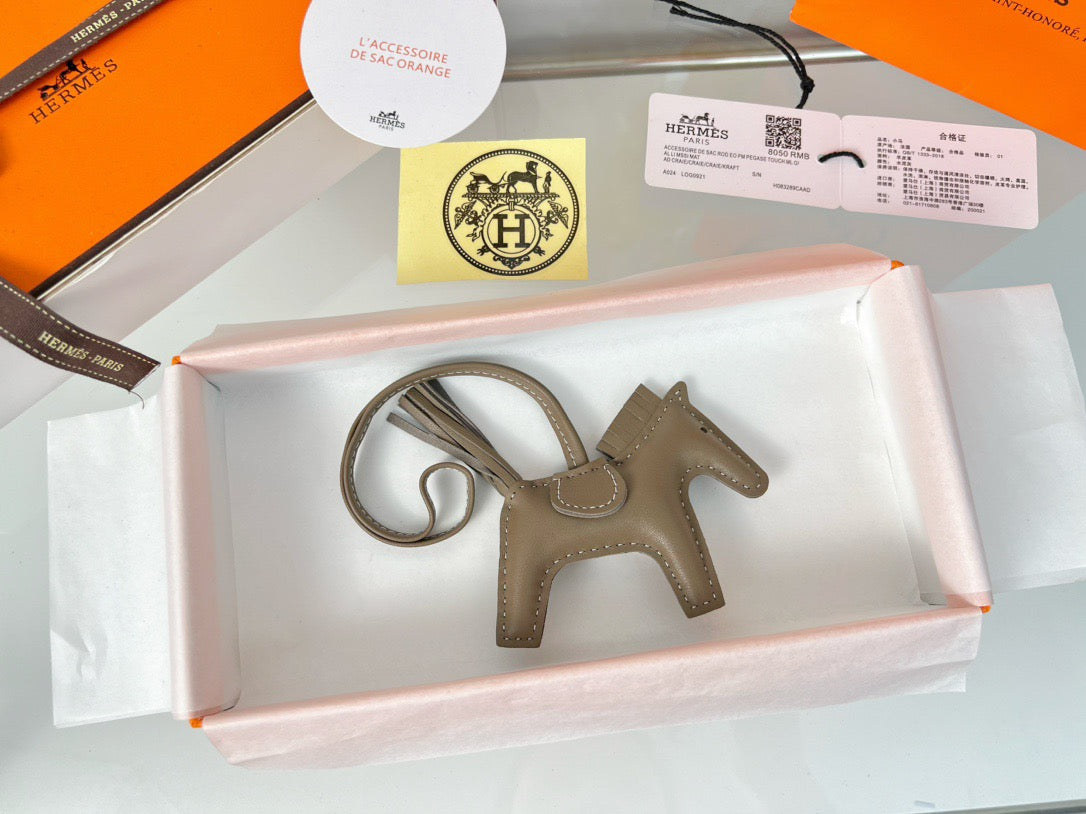 Hermès Rodeo Horse Charm – Taupe Leather with White Stitching