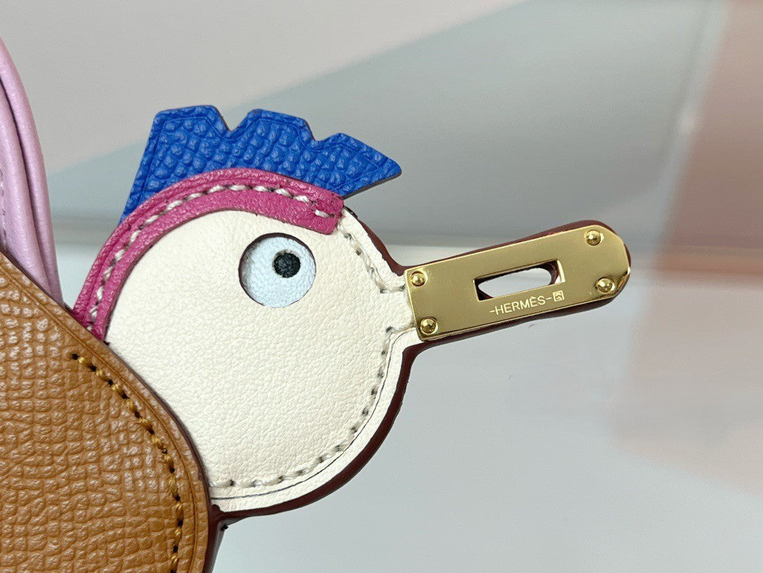Hermès Sac Brown Leather Bird Charm with Pink Strap
