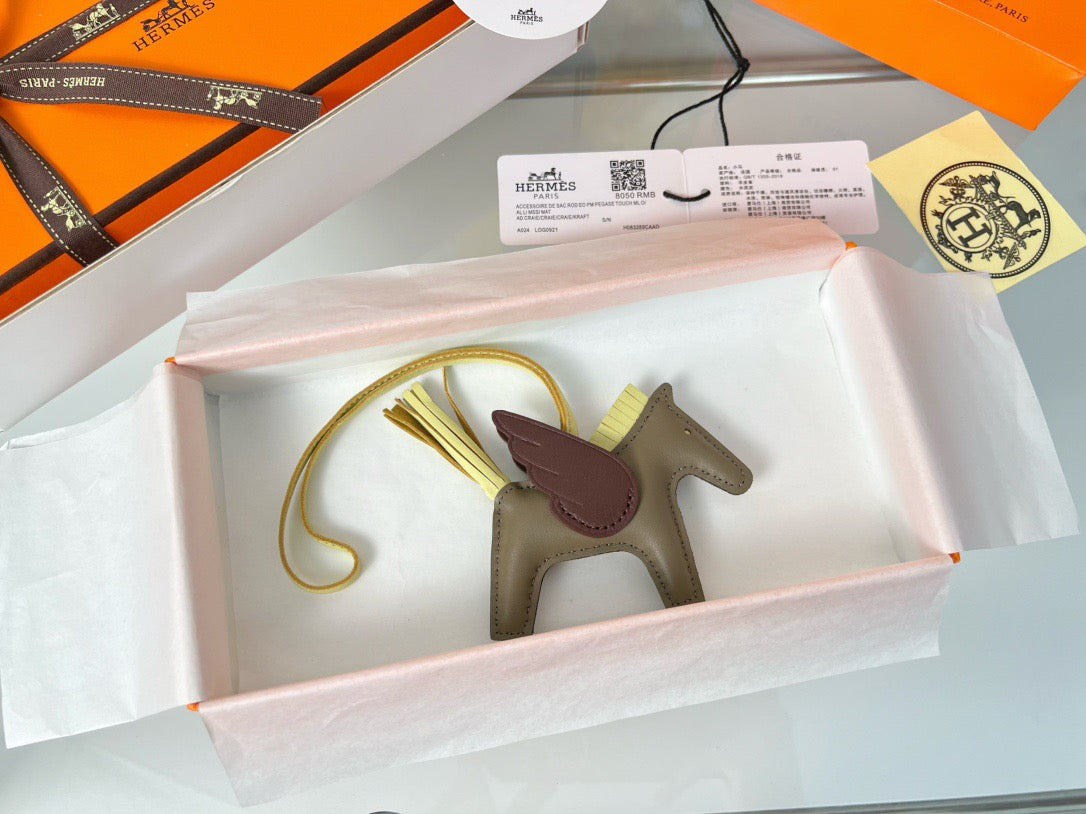 Hermès Rodeo Pegasus Touch Charm – Brown, Dark Brown & Yellow Leather