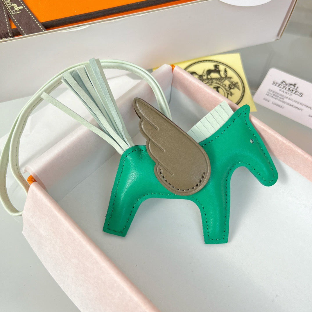 Hermès Rodeo Pegasus Touch Charm – Green, Beige & White Leather