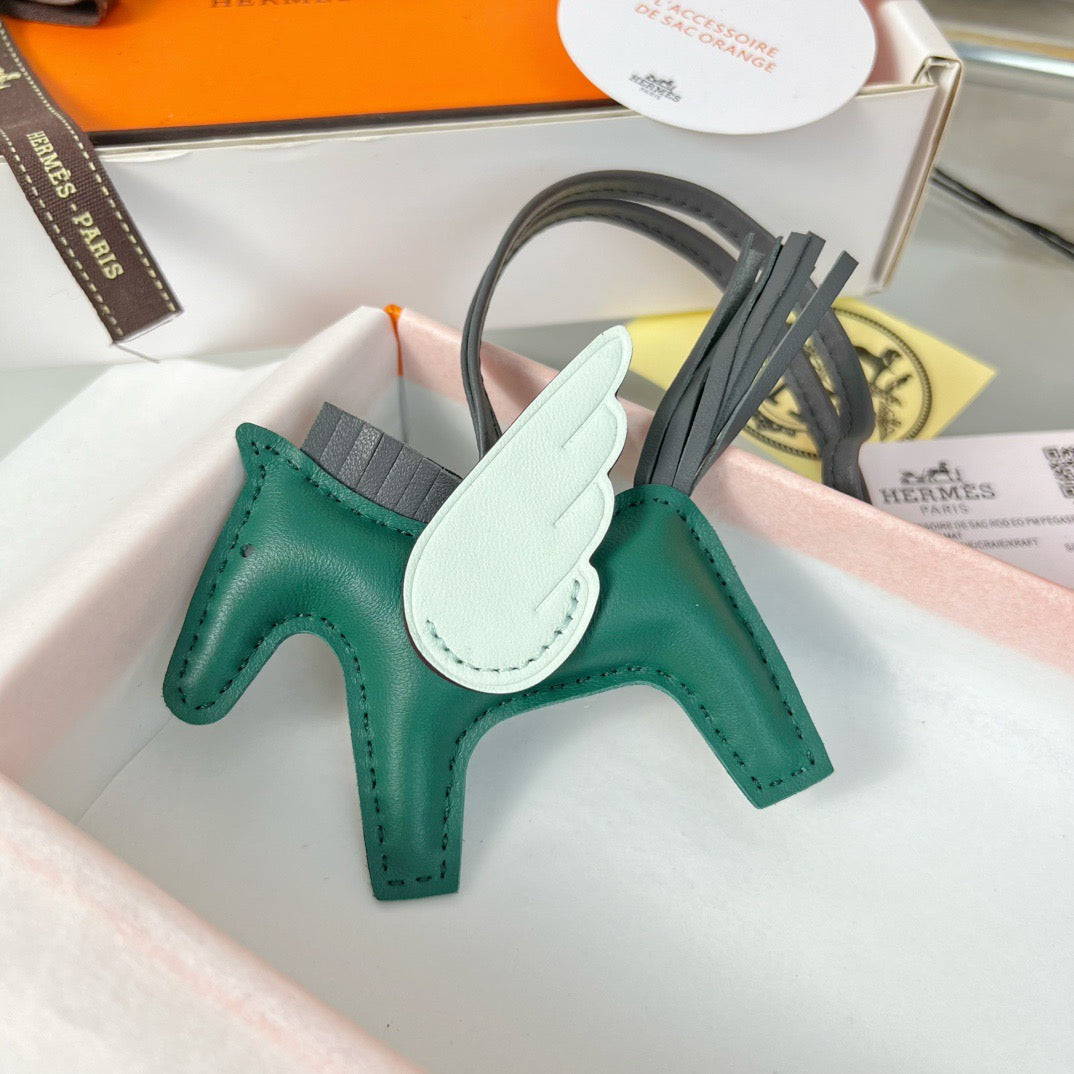 Hermès Rodeo Pegasus Touch Charm – Green, White & Dark Gray Leather