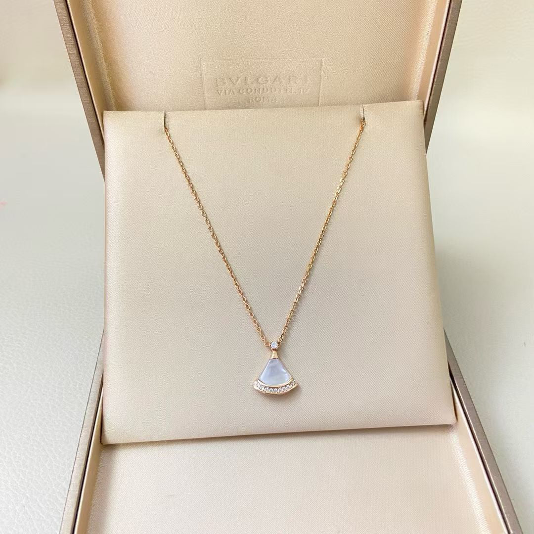 BVLGARI Divas’ Dream Necklace Fan Pendant with Diamonds