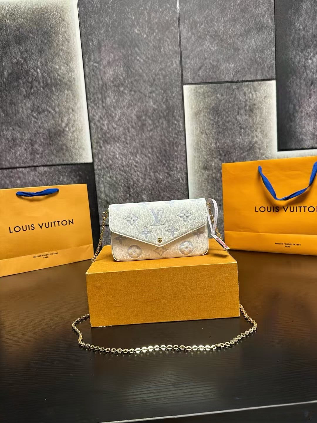 Louis Vuitton Chain Shoulder Bag – Monogram Canvas in Beige, White & Light Brown