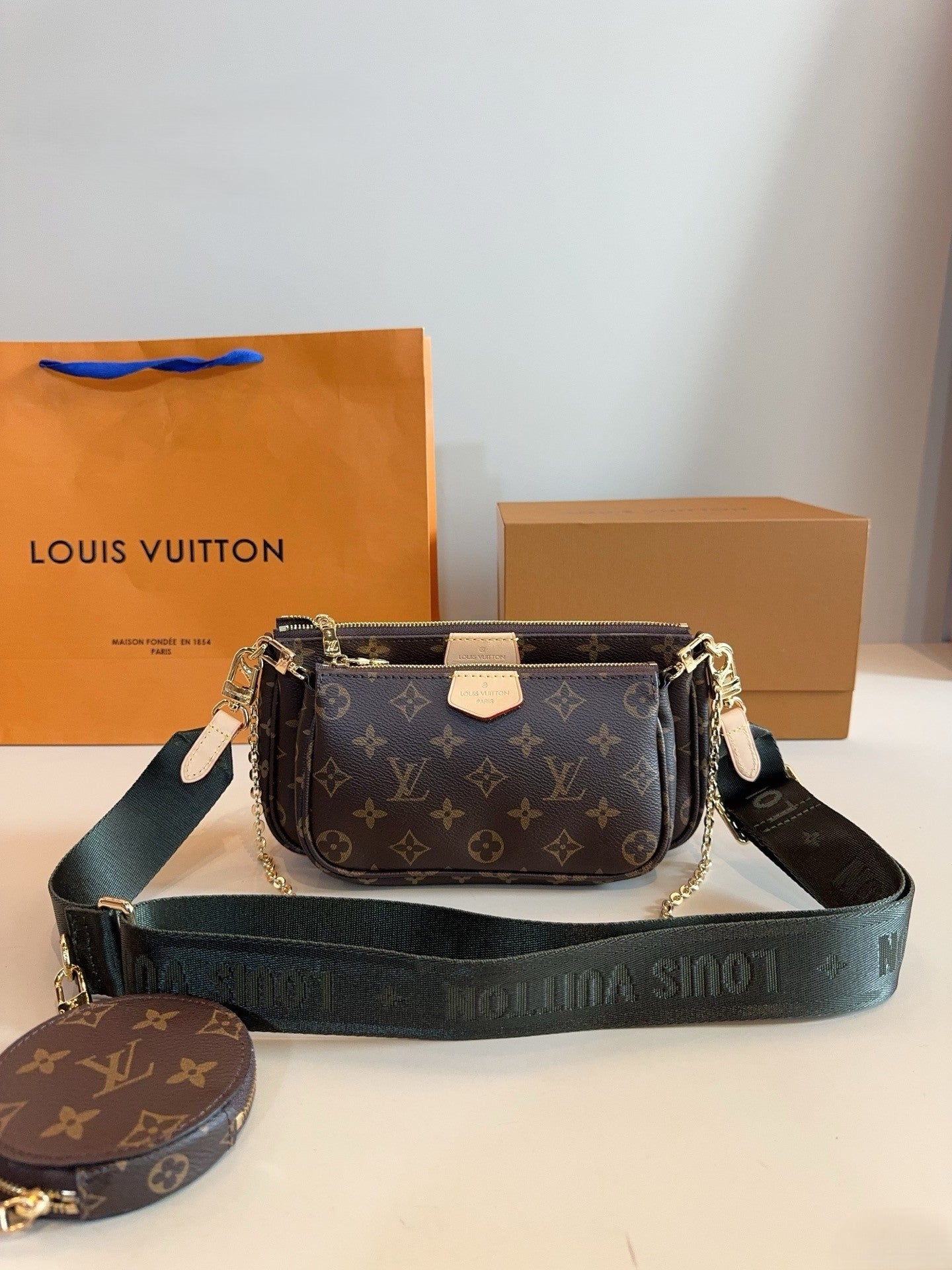 Louis Vuitton Multi-Pochette