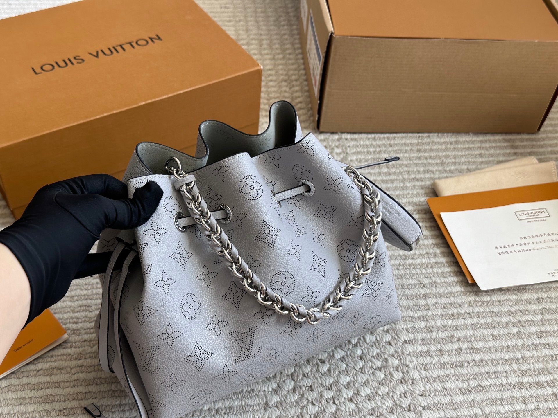 Louis Vuitton Chain Shoulder Bag