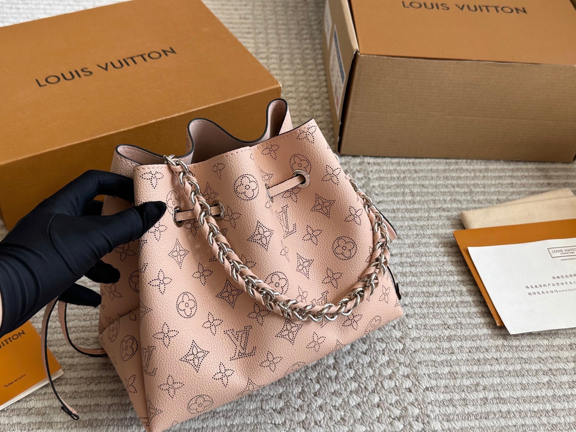 Louis Vuitton Chain Shoulder Bag