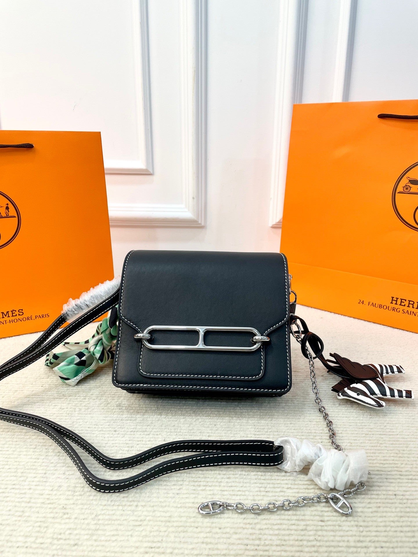 Hermès Roulis Bags – “Pig Nose” Design with Chain Strap in 7 Gradient Colors